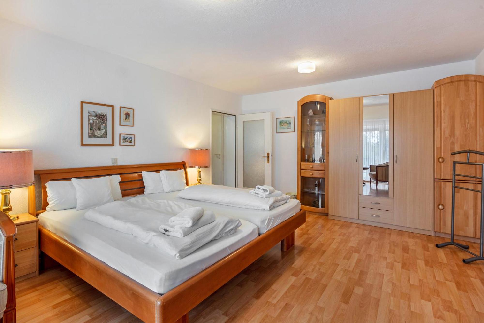 Apartments Am Schwarzwaelder Hof Бад-Беллинген Экстерьер фото