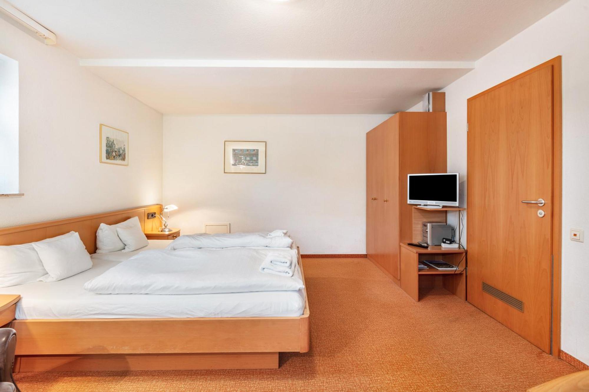 Apartments Am Schwarzwaelder Hof Бад-Беллинген Экстерьер фото
