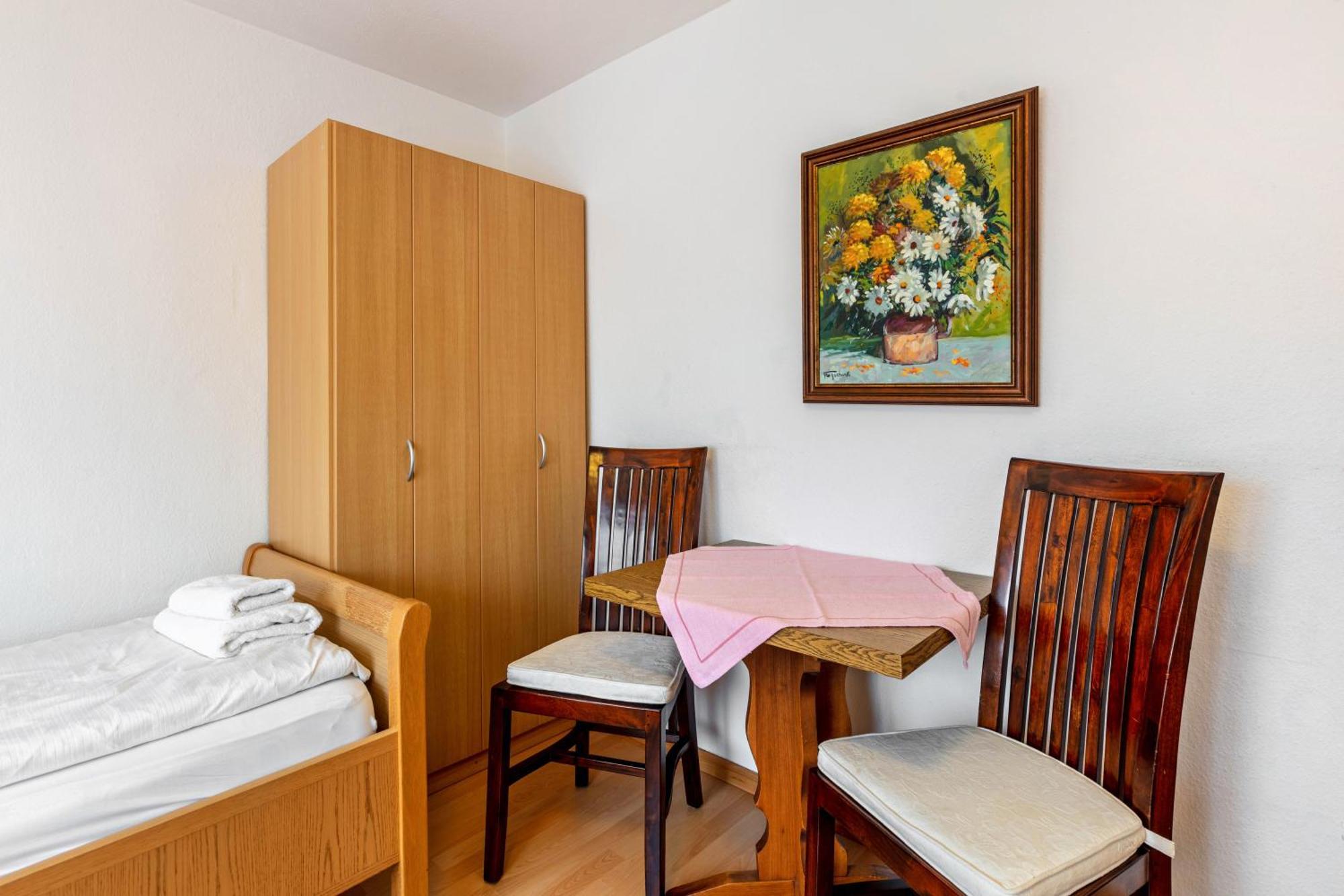 Apartments Am Schwarzwaelder Hof Бад-Беллинген Экстерьер фото