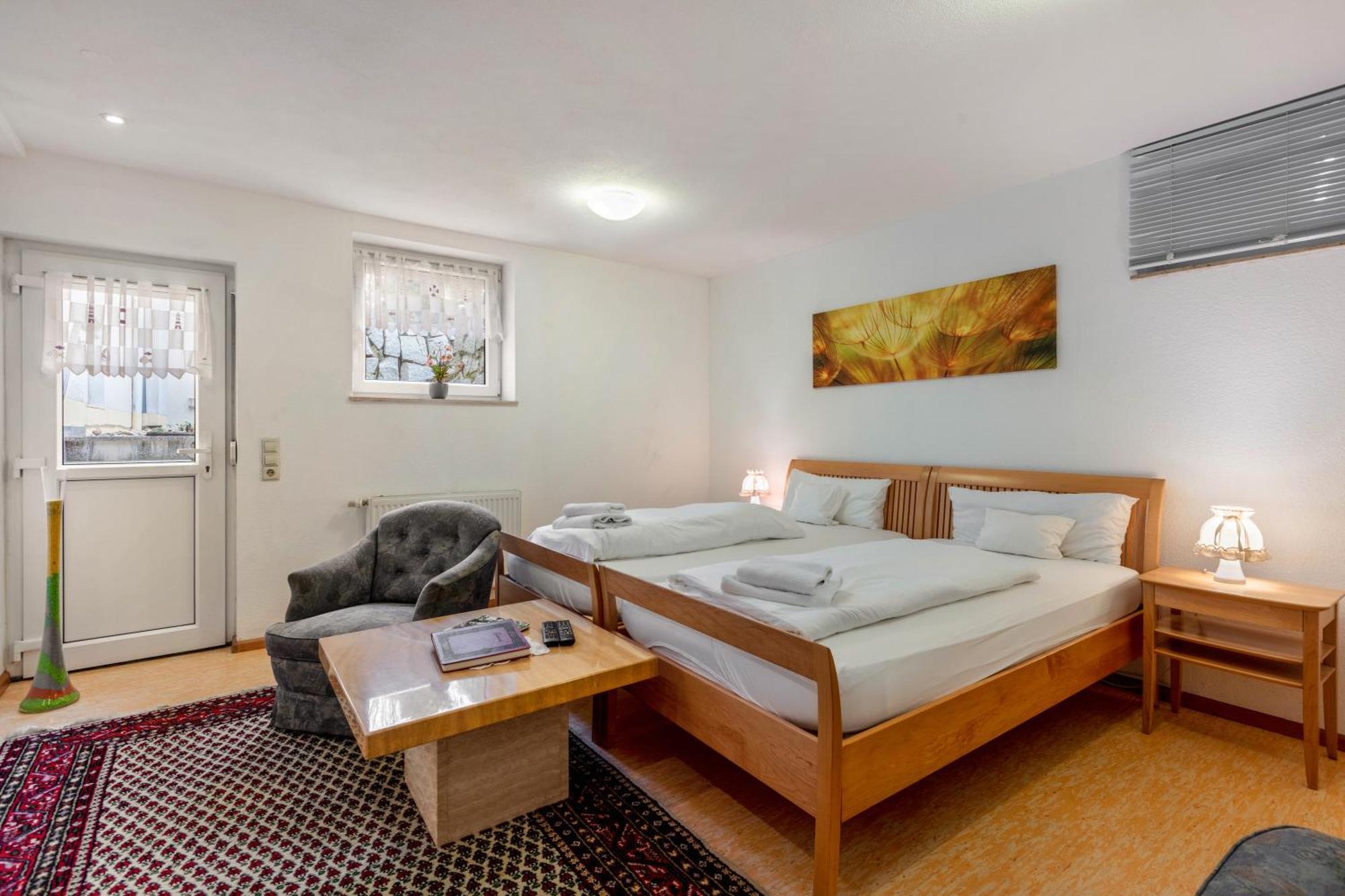 Apartments Am Schwarzwaelder Hof Бад-Беллинген Экстерьер фото
