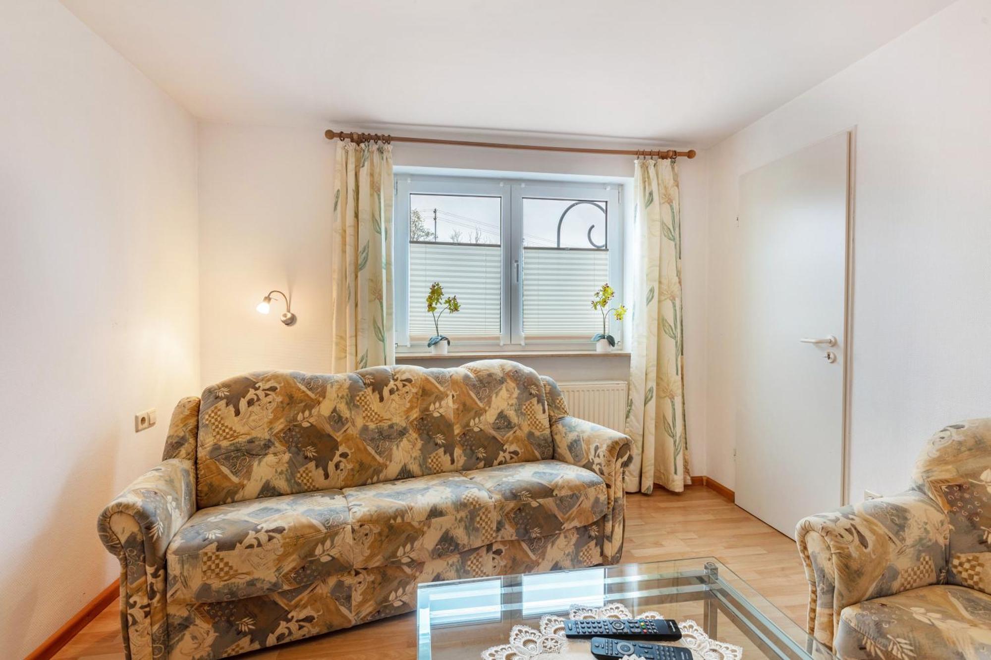 Apartments Am Schwarzwaelder Hof Бад-Беллинген Экстерьер фото