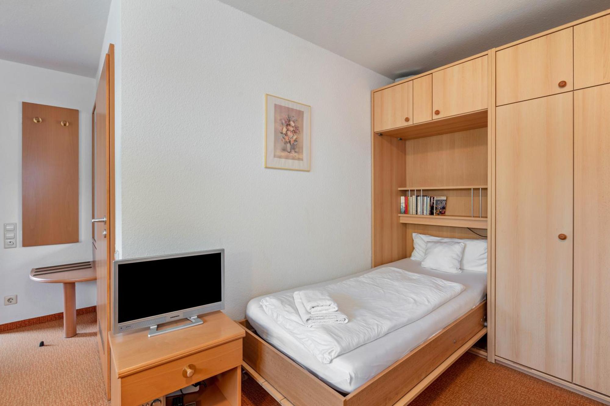 Apartments Am Schwarzwaelder Hof Бад-Беллинген Экстерьер фото